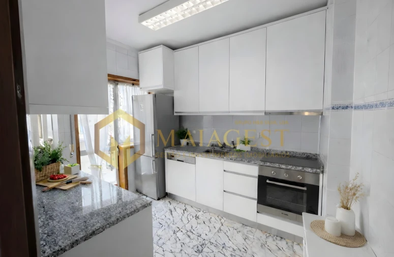 Apartamento T2 para Arrendamento em Pedrouços Foto 8