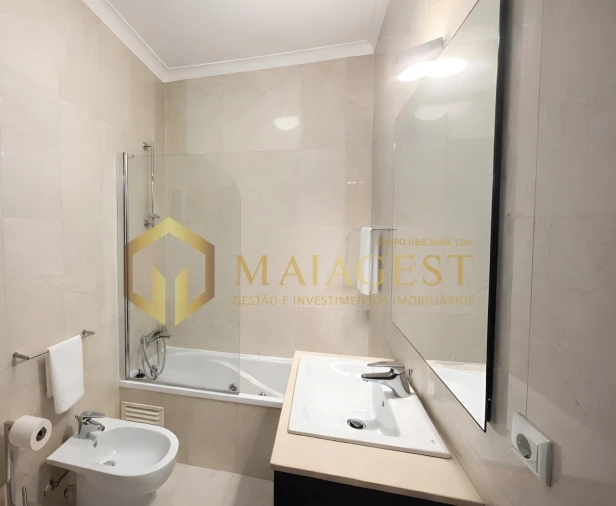 Apartamento T2 para Arrendamento em Pedrouços Foto 16