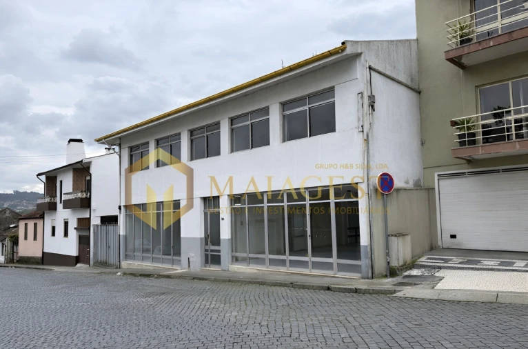 Armazém para Arrendamento em Santo Tirso, Couto (Santa Cristina e São Miguel) e Burgães Foto 2