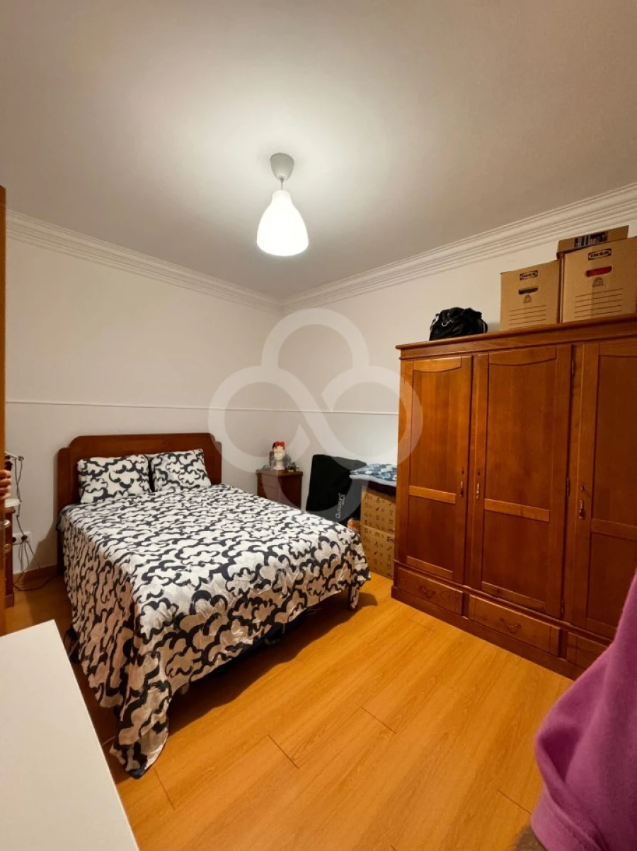 Quarto para Arrendamento em Penha de França