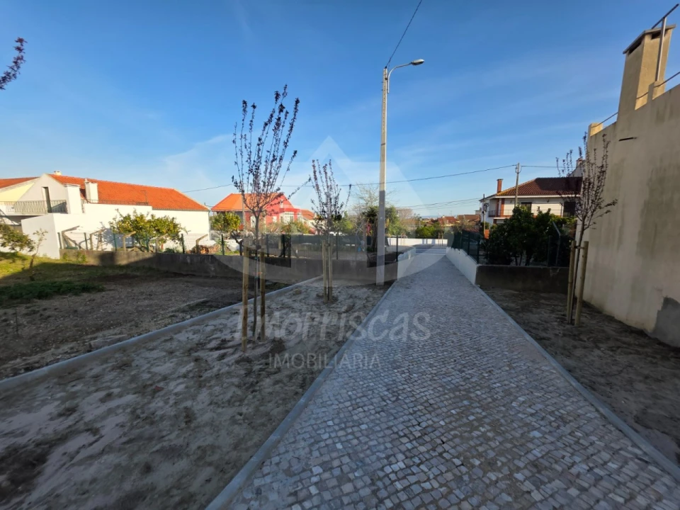 Terreno para Venda em Santa Iria de Azoia, São João da Talha e Bobadela Foto 3