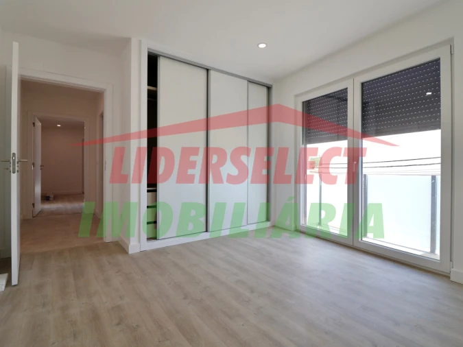 Apartamento T2 para Venda em Santa Maria, São Pedro e Matacães Foto 14