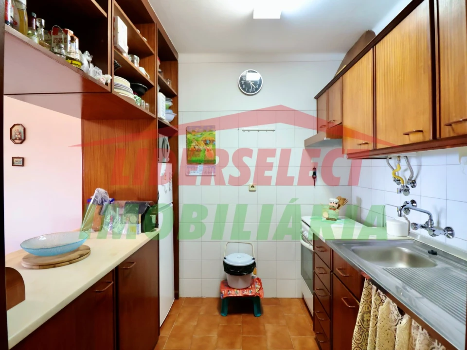 Apartamento T1 para Venda em A dos Cunhados e Maceira Foto 4