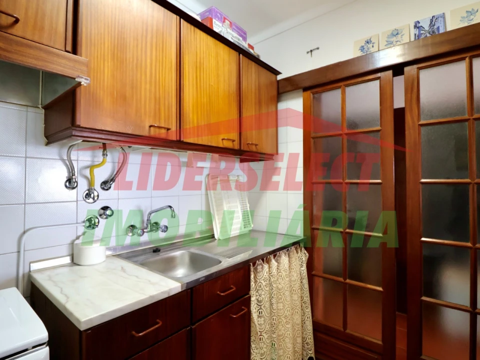 Apartamento T1 para Venda em A dos Cunhados e Maceira Foto 5