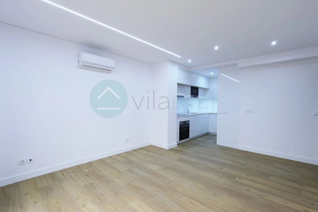 Apartamento T2 para Venda em Cedofeita, Santo Ildefonso, Sé, Miragaia, São Nicolau e Vitória Foto 1