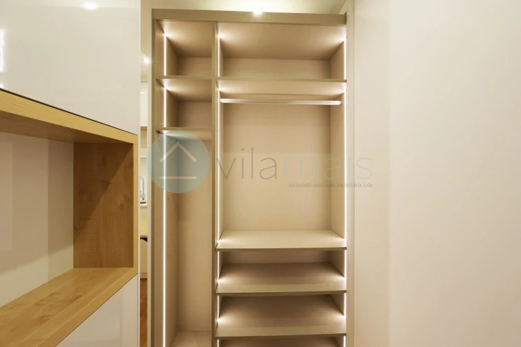 Apartamento para Venda em Cedofeita, Santo Ildefonso, Sé, Miragaia, São Nicolau e Vitória Foto 3