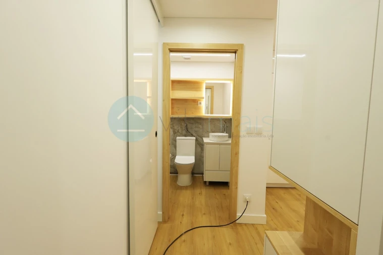 Apartamento para Venda em Cedofeita, Santo Ildefonso, Sé, Miragaia, São Nicolau e Vitória Foto 3