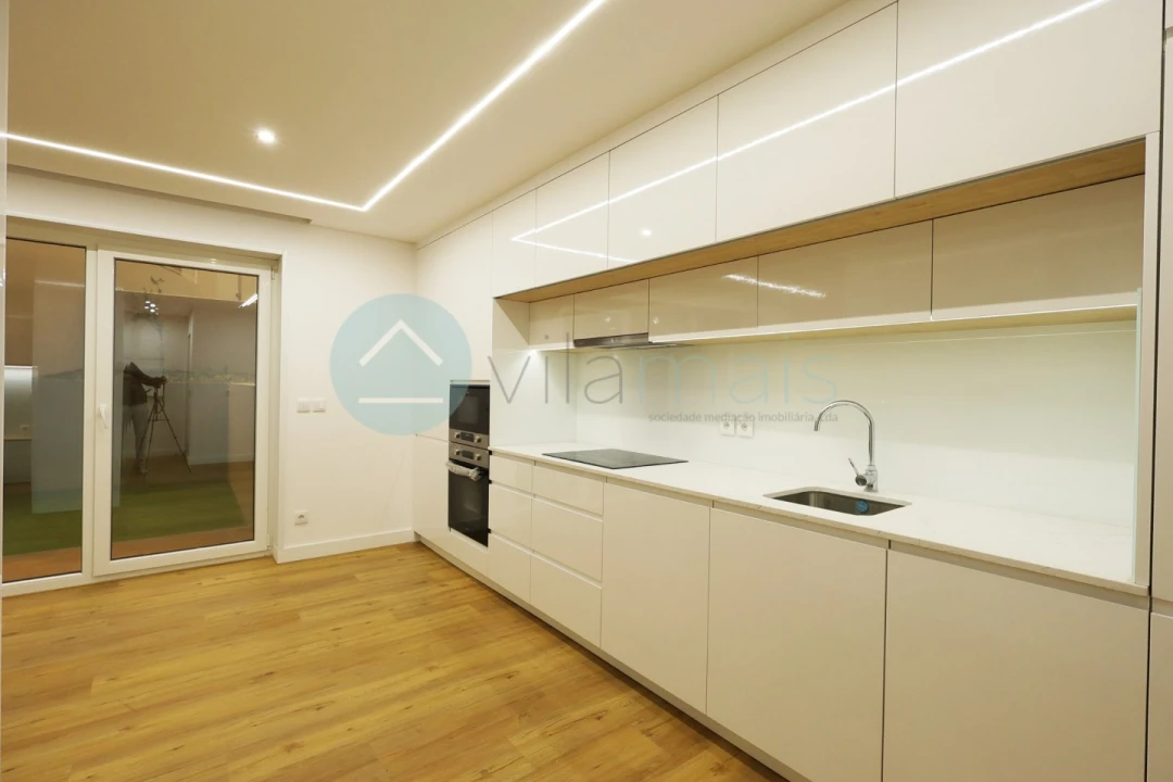 Apartamento para Venda em Cedofeita, Santo Ildefonso, Sé, Miragaia, São Nicolau e Vitória Foto 1