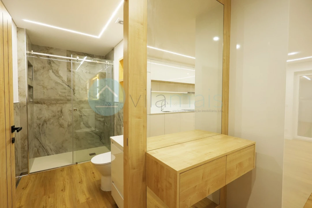 Apartamento para Venda em Cedofeita, Santo Ildefonso, Sé, Miragaia, São Nicolau e Vitória Foto 4