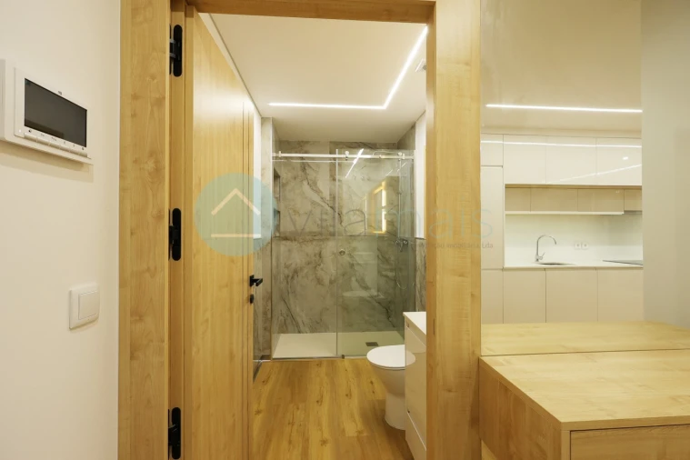 Apartamento para Venda em Cedofeita, Santo Ildefonso, Sé, Miragaia, São Nicolau e Vitória Foto 2