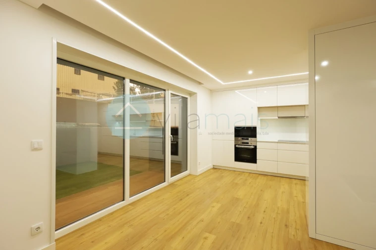 Apartamento para Venda em Cedofeita, Santo Ildefonso, Sé, Miragaia, São Nicolau e Vitória Foto 13