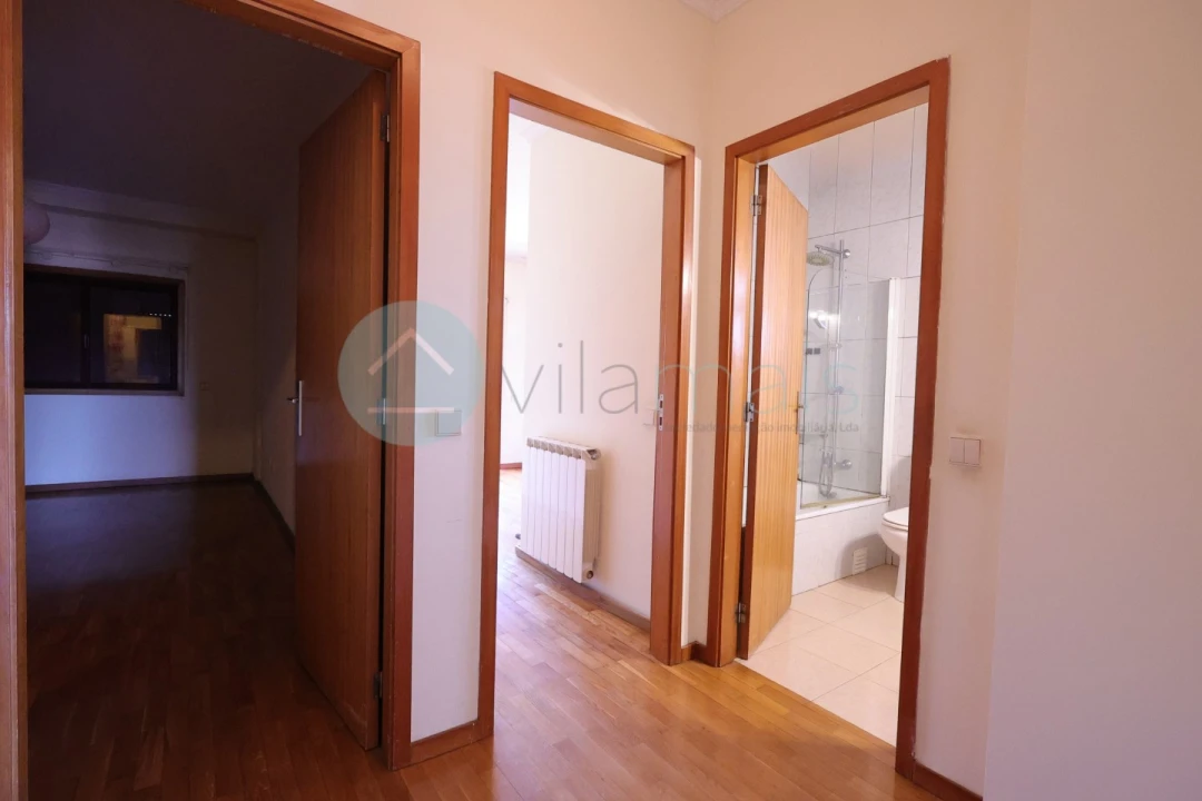Apartamento T2 para Venda em Valongo Foto 6