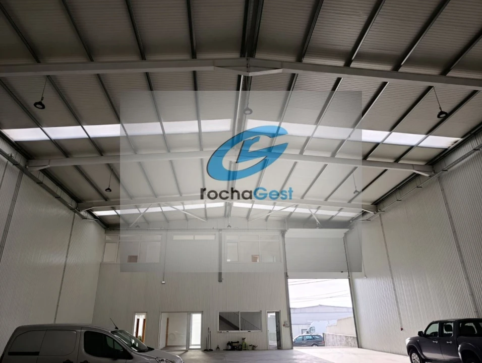 Armazém para Venda em Canelas Foto 1