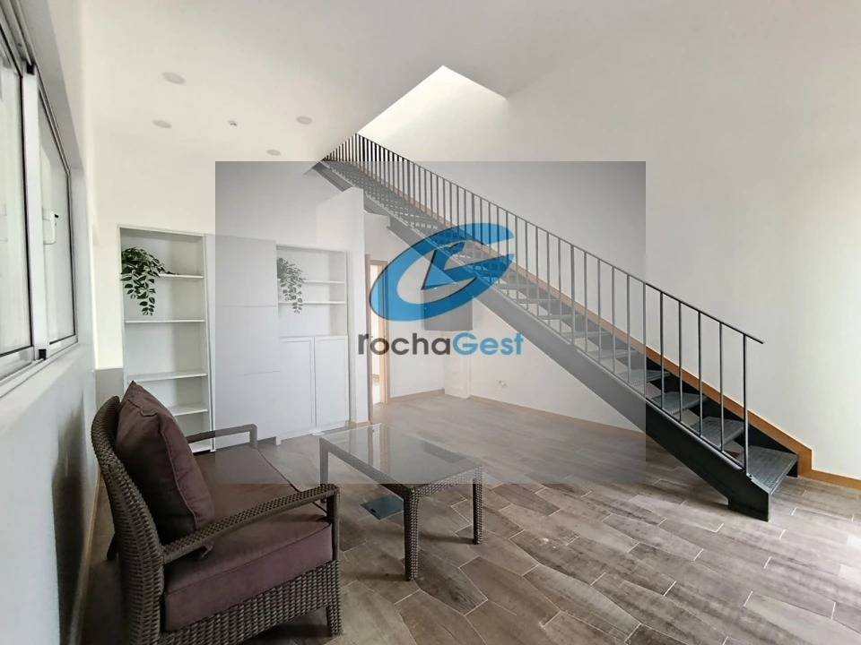 Armazém para Venda em Canelas Foto 3