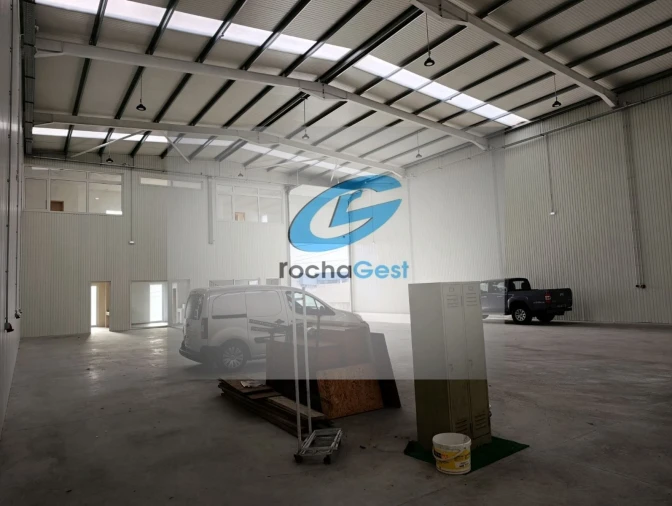 Armazém para Venda em Canelas Foto 2