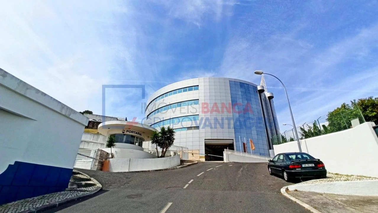 Prédio para Venda em Carnaxide e Queijas Foto 28