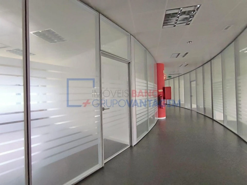 Prédio para Venda em Carnaxide e Queijas Foto 14