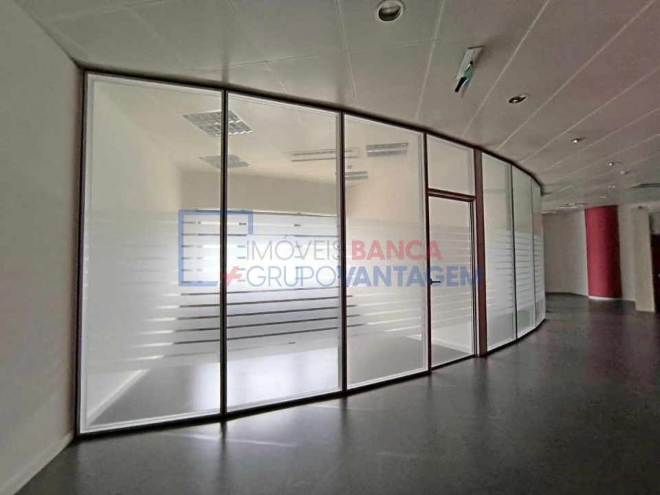 Prédio para Venda em Carnaxide e Queijas Foto 16