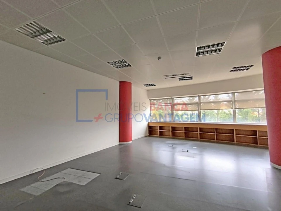 Prédio para Venda em Carnaxide e Queijas Foto 18