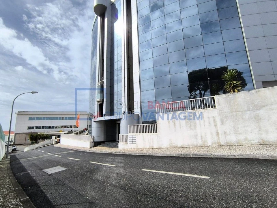 Prédio para Venda em Carnaxide e Queijas Foto 23