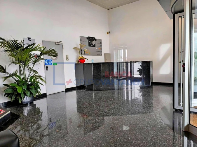 Prédio para Venda em Carnaxide e Queijas Foto 8