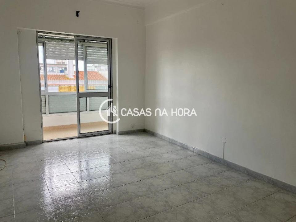 Apartamento T3 para Venda em Almada, Cova da Piedade, Pragal e Cacilhas Foto 11