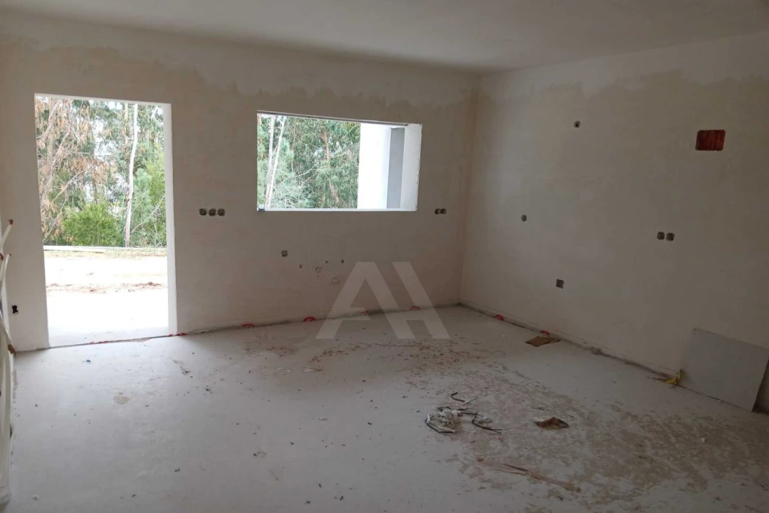 Moradia T4 para Venda em Leiria, Pousos, Barreira e Cortes Foto 4