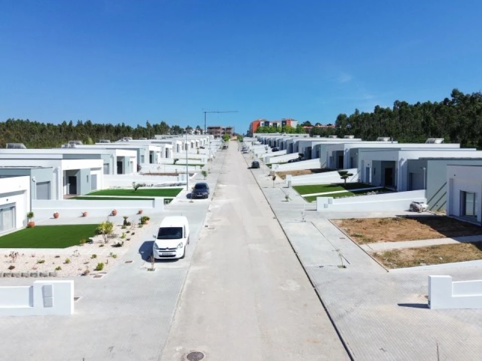 Moradia T4 para Venda em Leiria, Pousos, Barreira e Cortes Foto 12