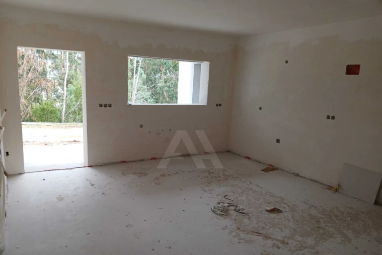 Moradia T4 para Venda em Leiria, Pousos, Barreira e Cortes Foto 4