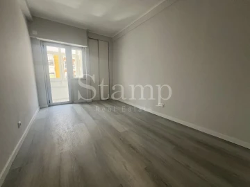 Apartamento T2 para Venda em Oeiras e São Julião da Barra, Paço de Arcos e Caxias