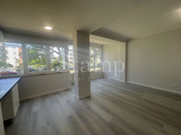 Apartamento T2 para Venda em Oeiras e São Julião da Barra, Paço de Arcos e Caxias