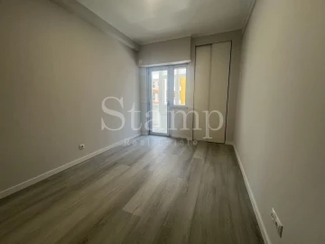 Apartamento T2 para Venda em Oeiras e São Julião da Barra, Paço de Arcos e Caxias