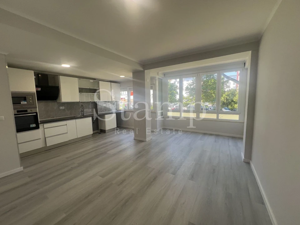Apartamento T2 para Venda em Oeiras e São Julião da Barra, Paço de Arcos e Caxias Foto 1