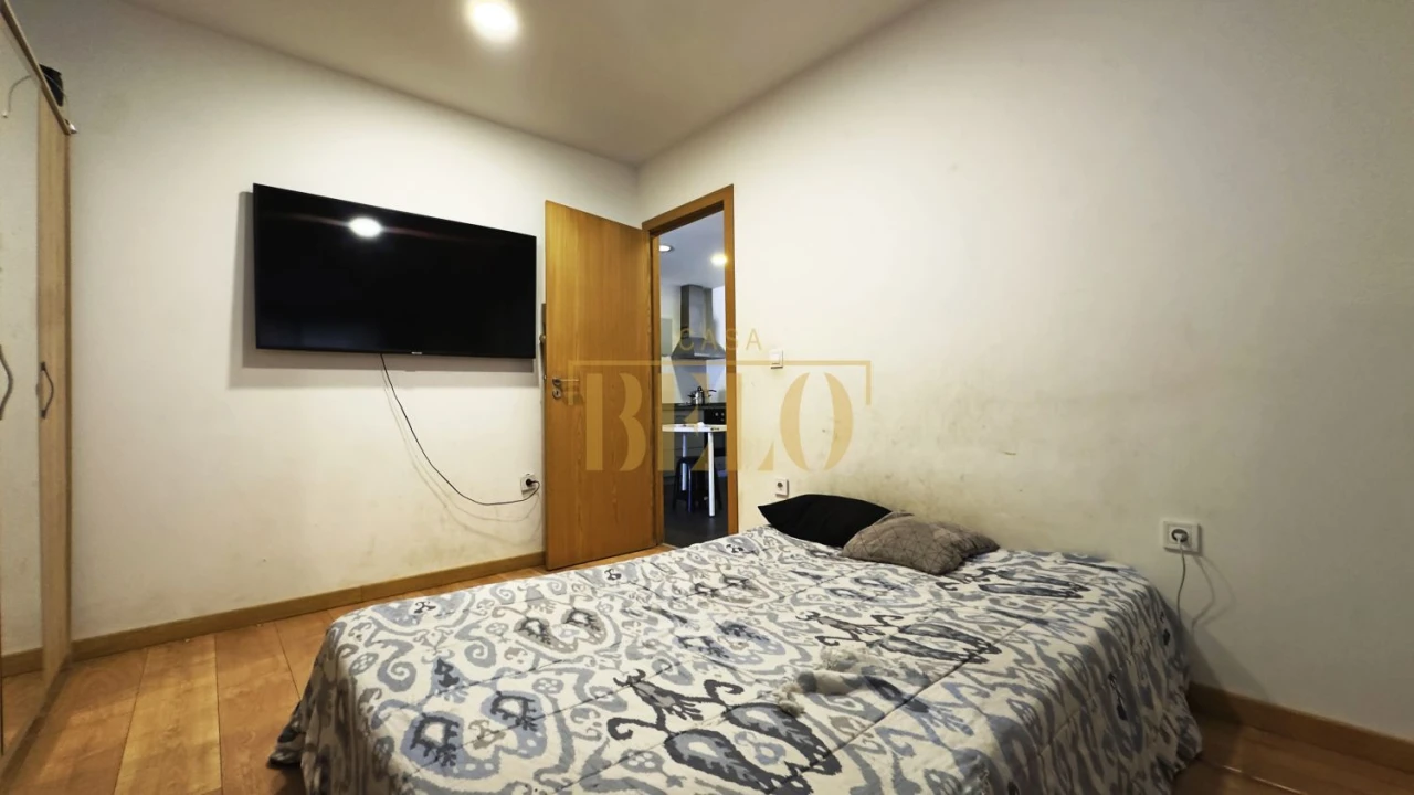 Moradia T8 para Venda em Milheiros Foto 14