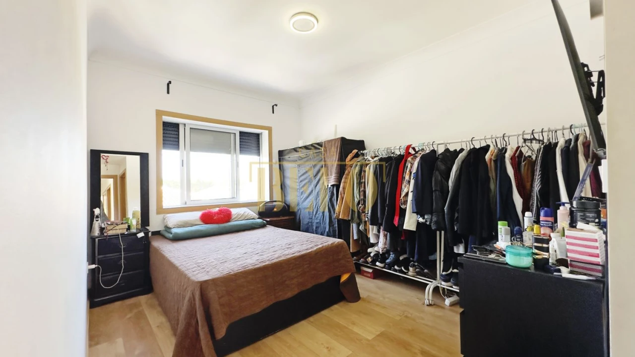 Moradia T8 para Venda em Milheiros Foto 42