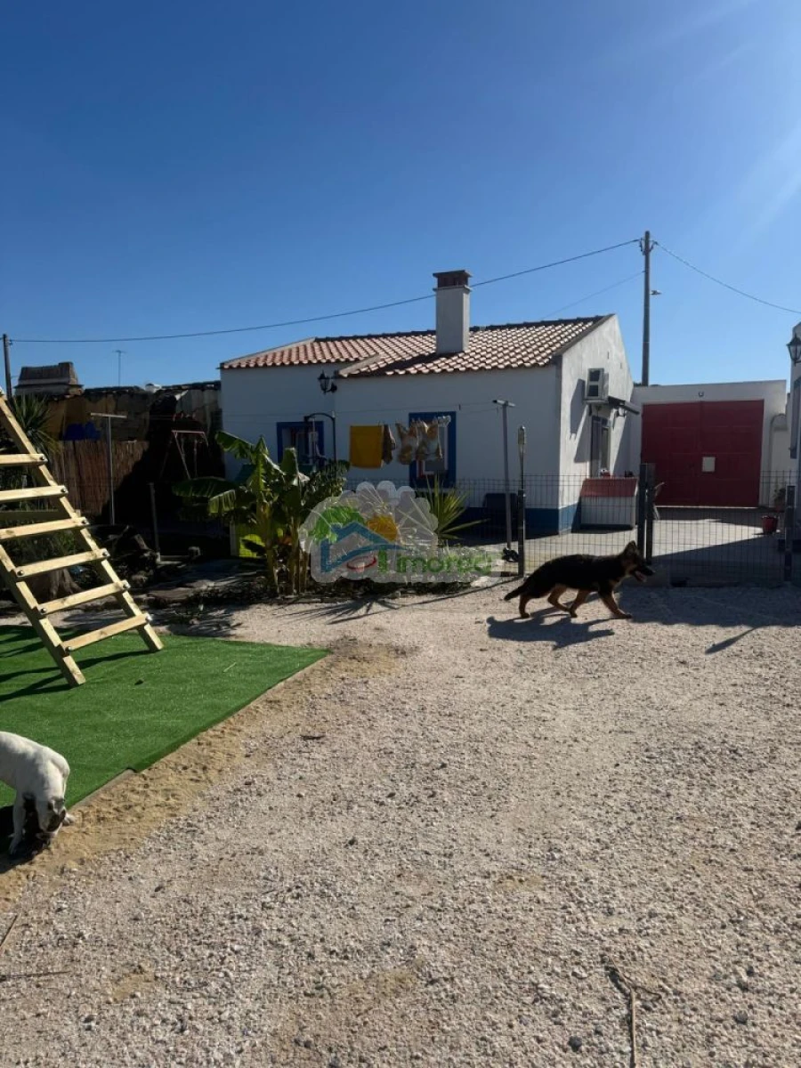 Moradia T2 para Venda em Campo e Campinho Foto 11