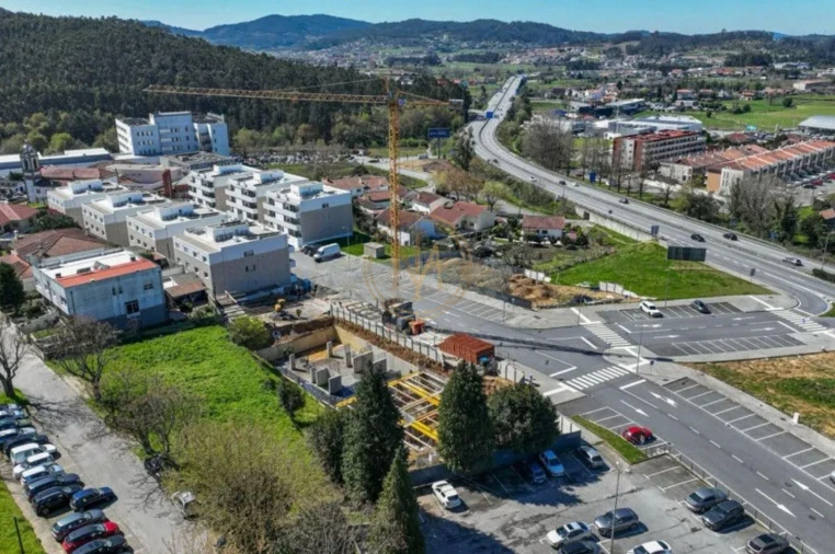 Apartamento T2 para Venda em Nogueira, Fraião e Lamaçães Foto 9