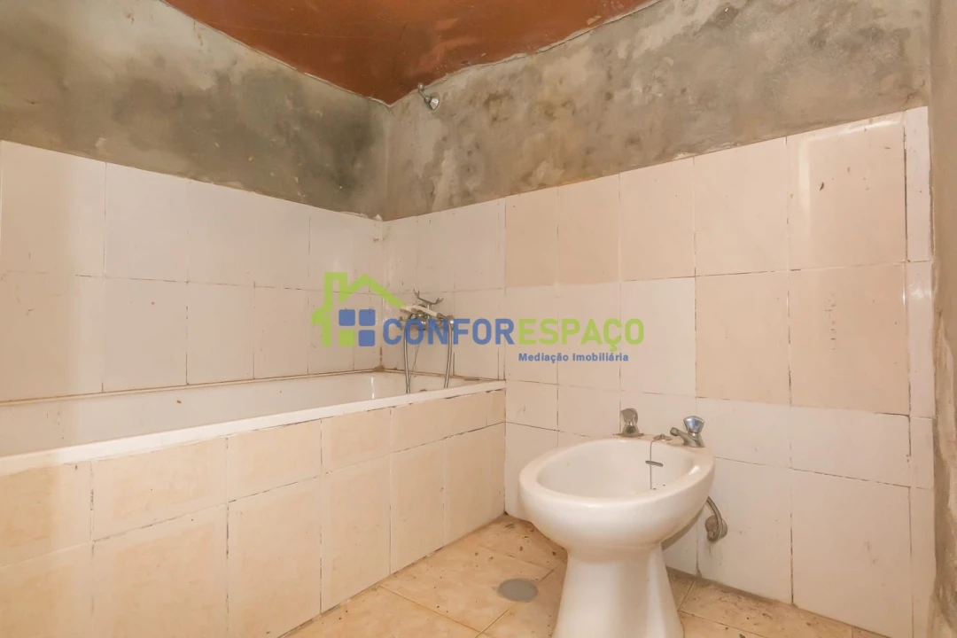 Moradia T3 para Venda em Alcains Foto 9