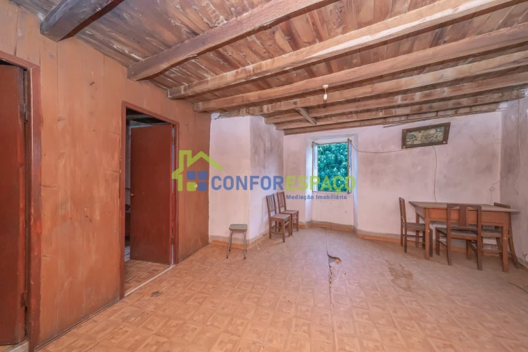 Moradia T3 para Venda em Alcains Foto 2