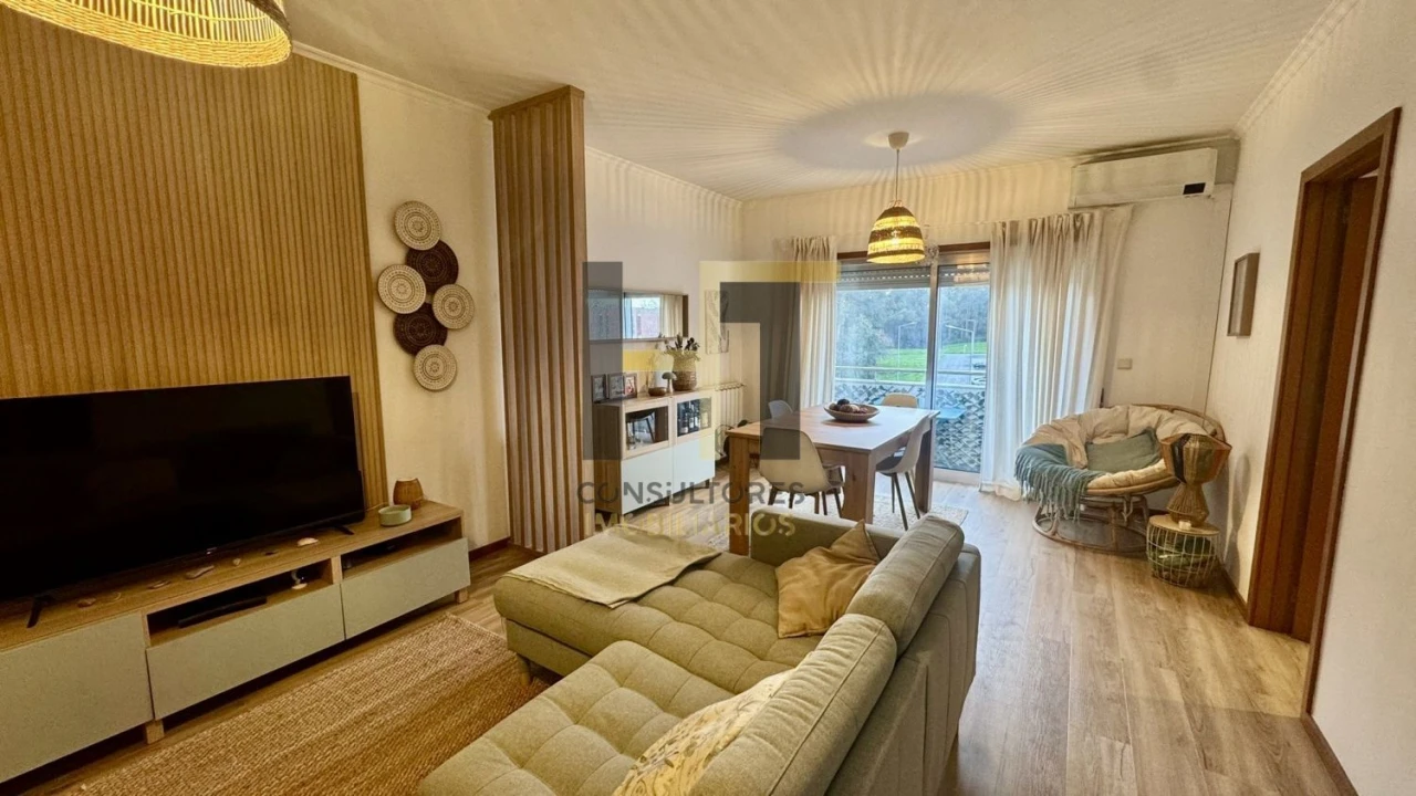 Apartamento T2 para Venda em Milheiros Foto 17