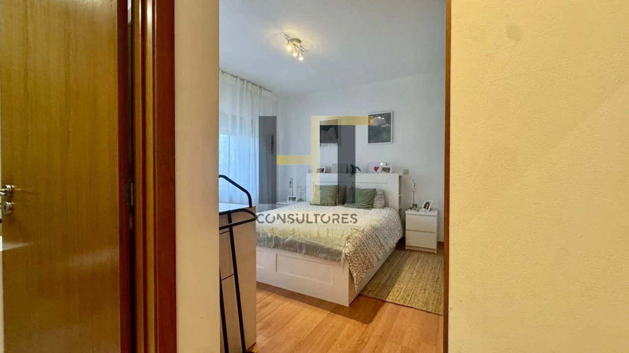 Apartamento T2 para Venda em Milheiros Foto 27