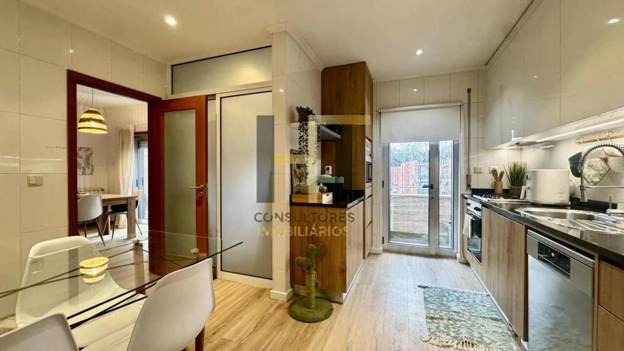 Apartamento T2 para Venda em Milheiros Foto 18