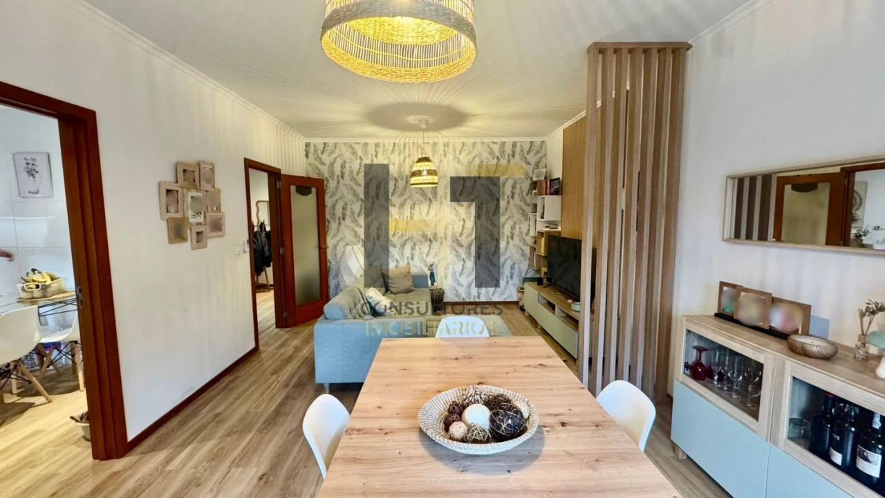 Apartamento T2 para Venda em Milheiros Foto 14