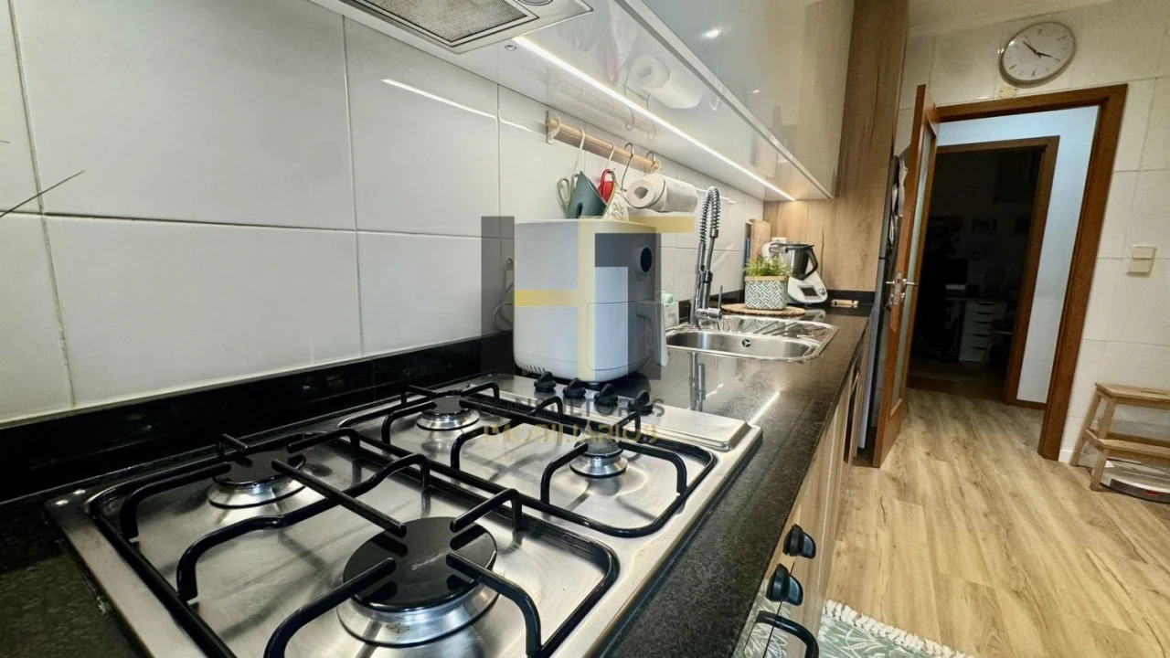 Apartamento T2 para Venda em Milheiros Foto 21