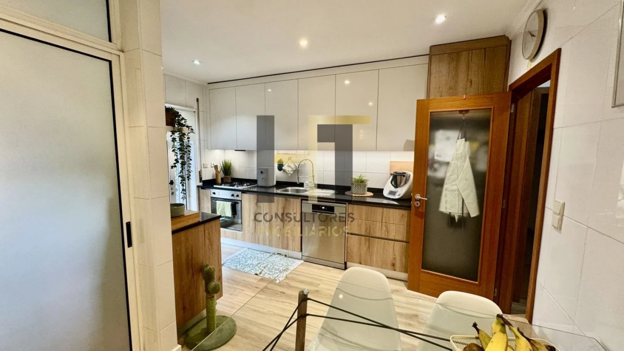 Apartamento T2 para Venda em Milheiros Foto 19