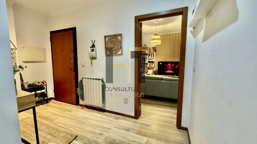 Apartamento T2 para Venda em Milheiros Foto 3