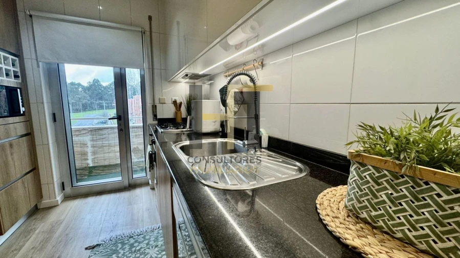 Apartamento T2 para Venda em Milheiros Foto 20