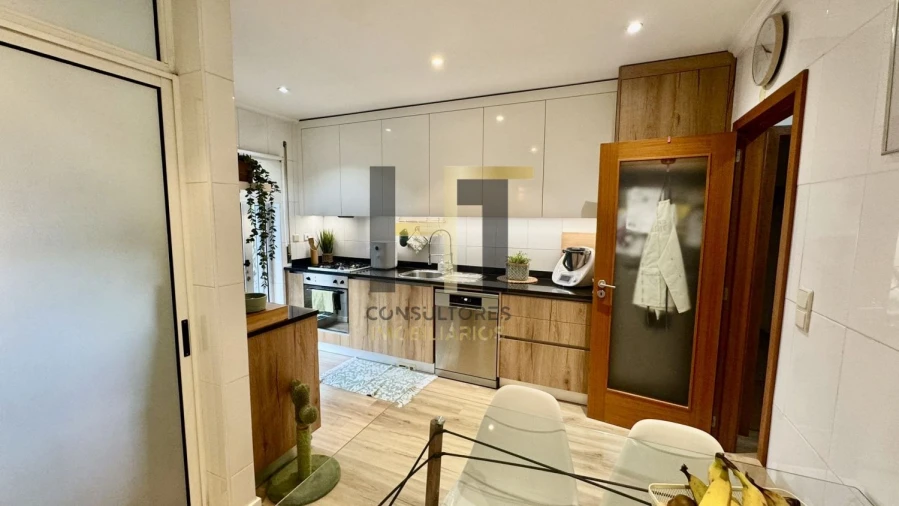 Apartamento T2 para Venda em Milheiros Foto 19