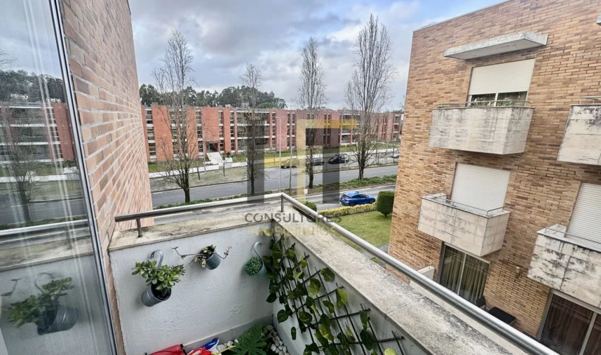 Apartamento T2 para Venda em Milheiros Foto 8