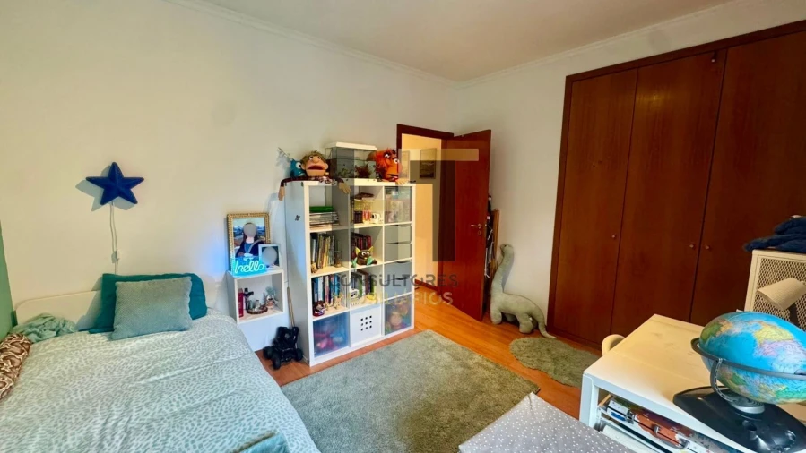 Apartamento T2 para Venda em Milheiros Foto 9
